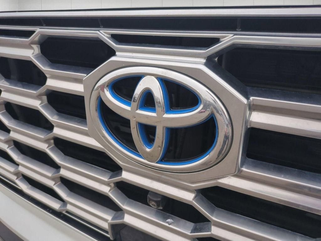 2024 Toyota Sequoia SR5