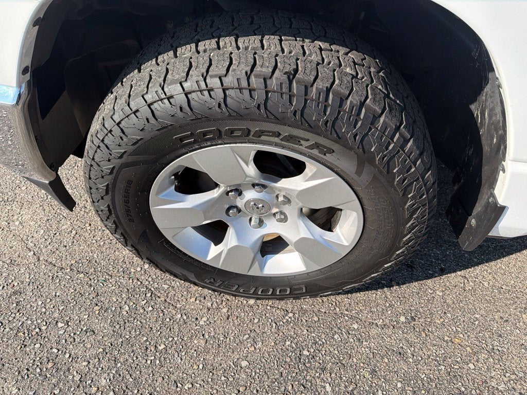 2020 RAM 1500 Big Horn Crew Cab 4x4 5'7" Box