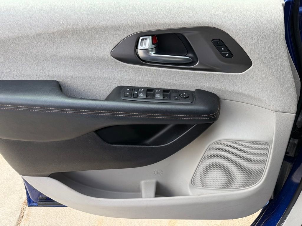 2020 Chrysler Pacifica Touring L Plus