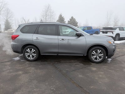 2020 Nissan Pathfinder SL