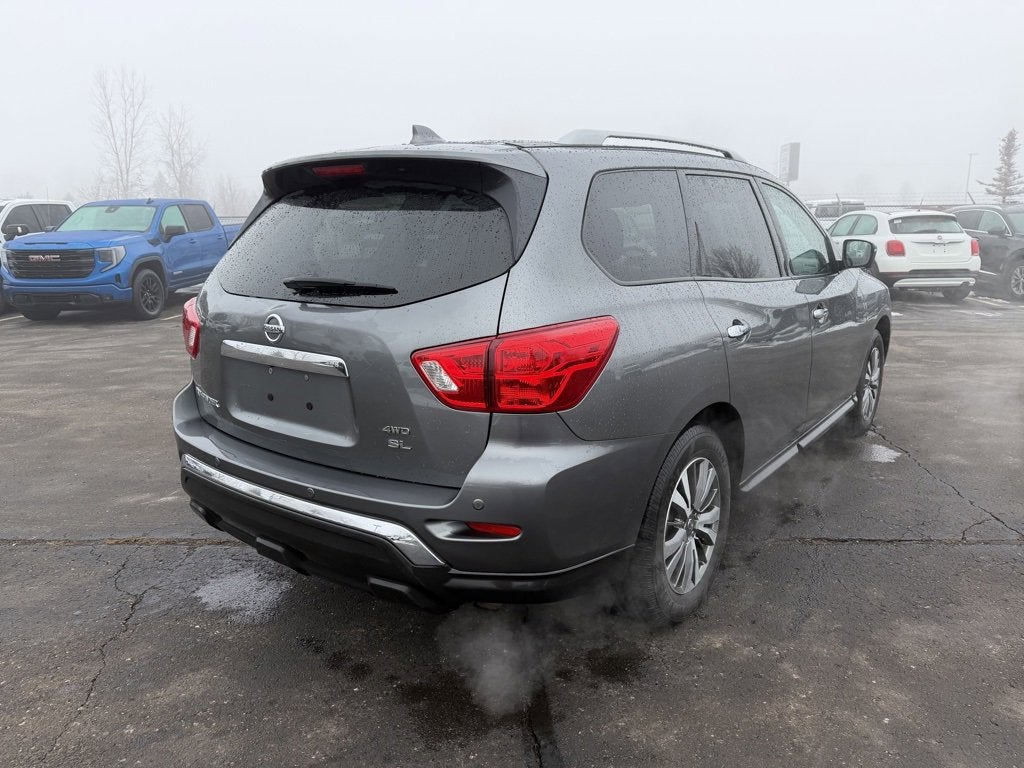 2020 Nissan Pathfinder SL