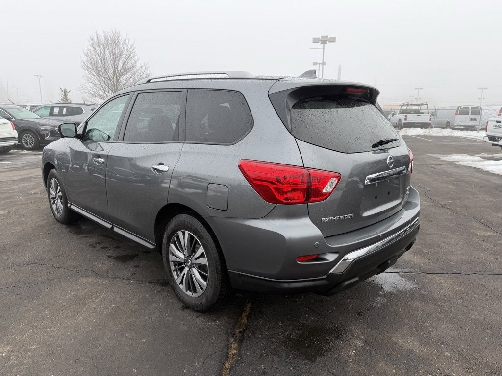 2020 Nissan Pathfinder SL