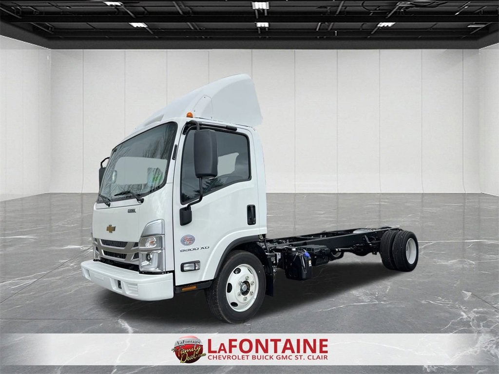2024 Chevrolet Low Cab Forward 5500 XD Base