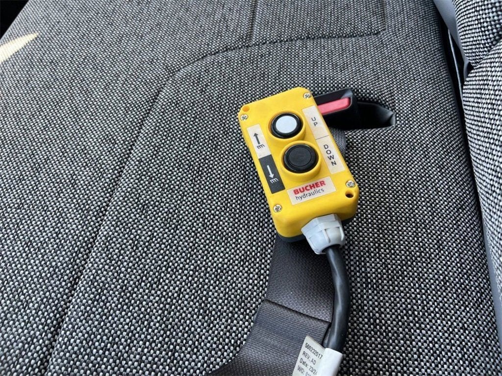 2024 Chevrolet Low Cab Forward 5500 HD Base