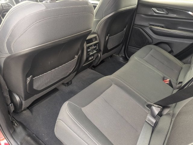 2023 Jeep Grand Cherokee Laredo 4x4