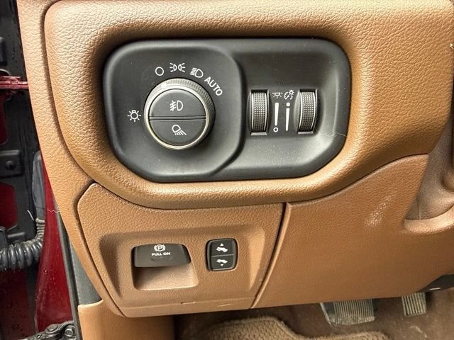 2019 RAM 1500 Laramie Quad Cab 4x4 6'4" Box