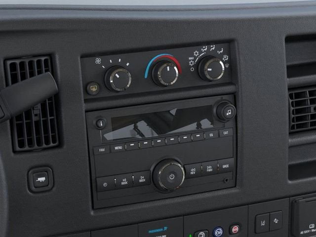 2025 Chevrolet Express Passenger 1LT