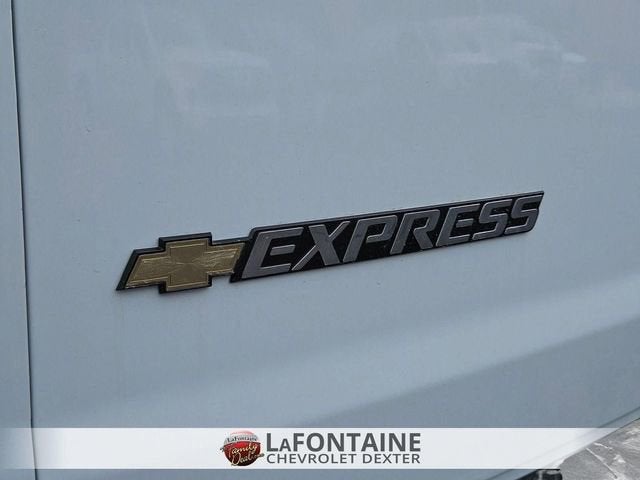 2025 Chevrolet Express Cargo WT