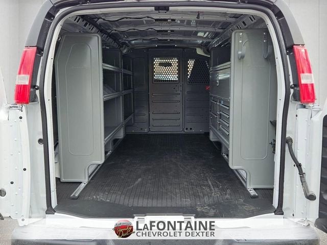 2025 Chevrolet Express Cargo WT