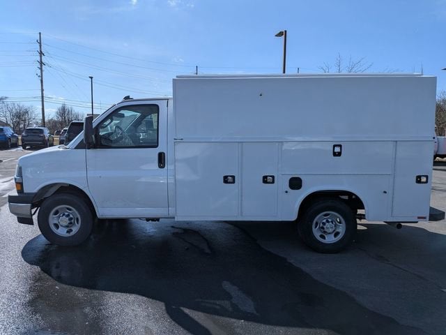 2026 Chevrolet Express Cutaway 3500 1WT
