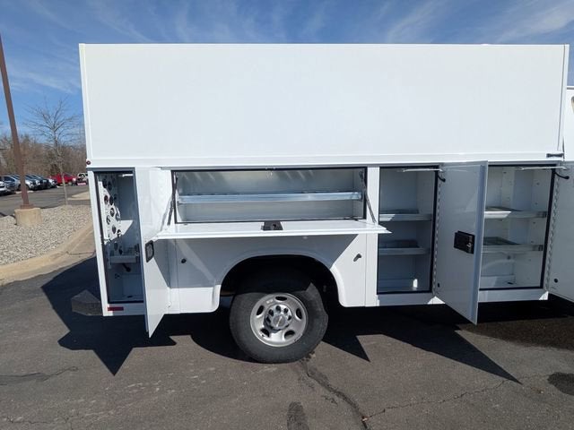 2026 Chevrolet Express Cutaway 3500 1WT