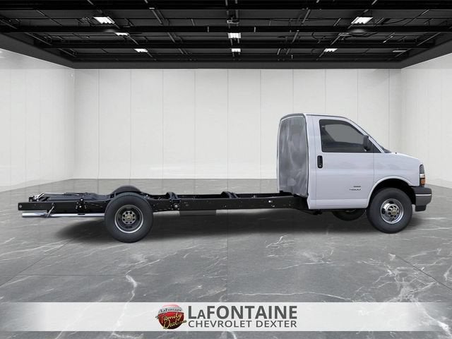 2026 Chevrolet Express Cutaway 4500 2WT