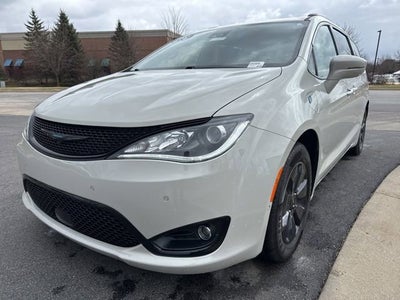 2020 Chrysler Pacifica Hybrid Limited
