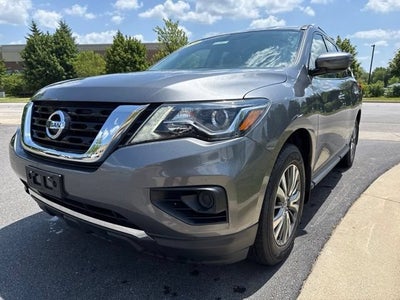 2019 Nissan Pathfinder S