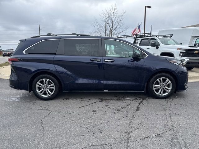 2022 Toyota Sienna XSE