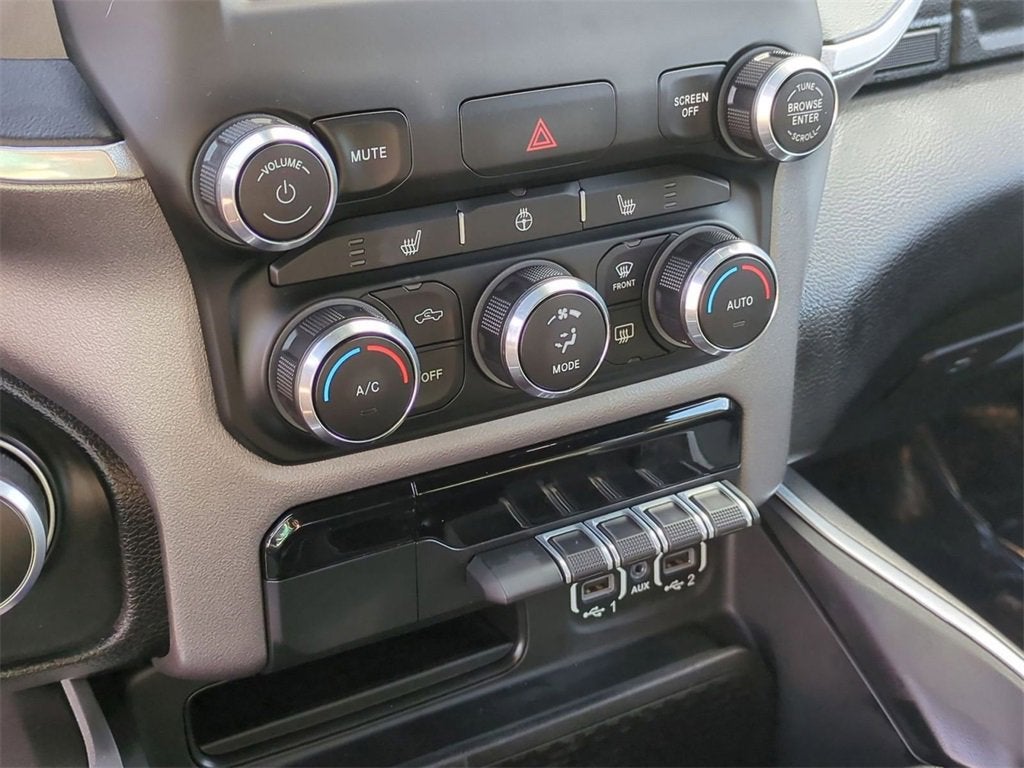 2021 RAM 1500 Big Horn Crew Cab 4x4 5'7" Box