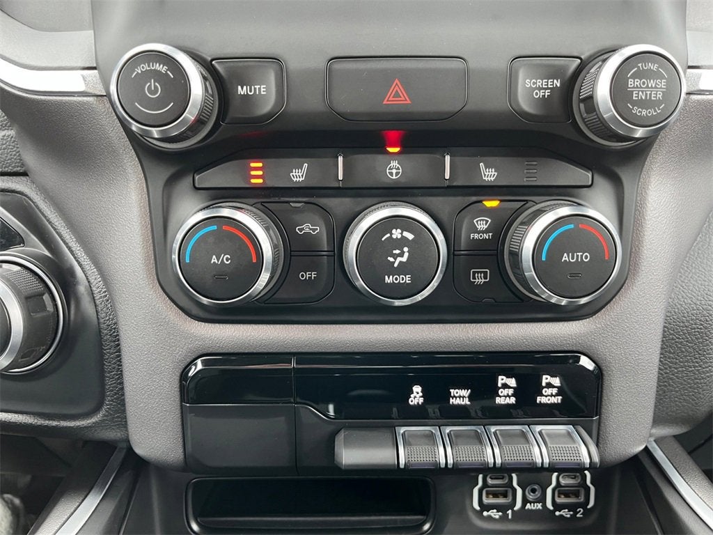 2021 RAM 1500 Big Horn Crew Cab 4x4 5'7" Box