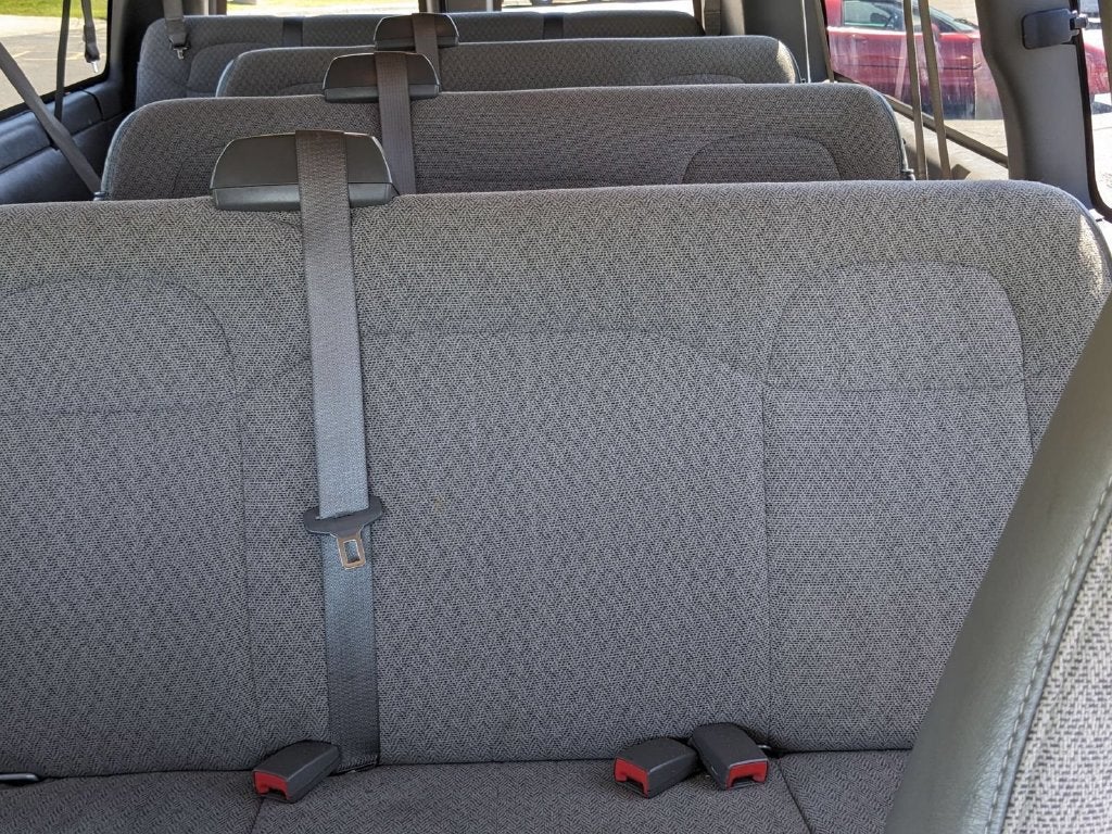 2025 Chevrolet Express Passenger 1LT