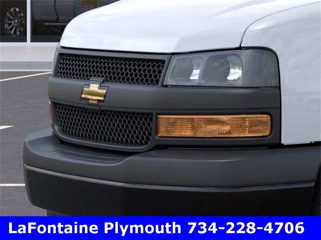 2025 Chevrolet Express Cargo 3500 WT