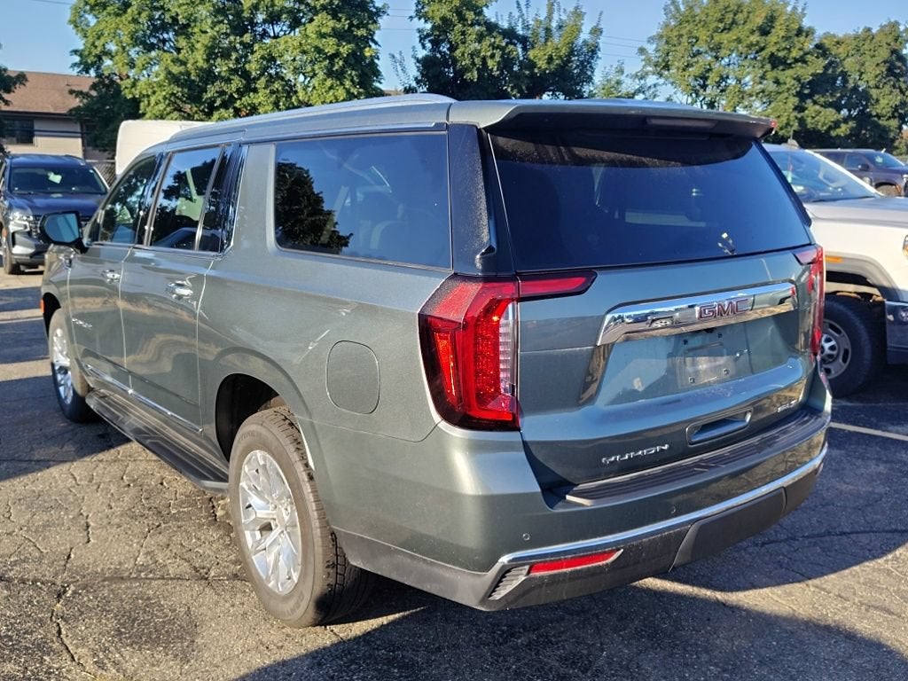 2023 GMC Yukon XL SLT
