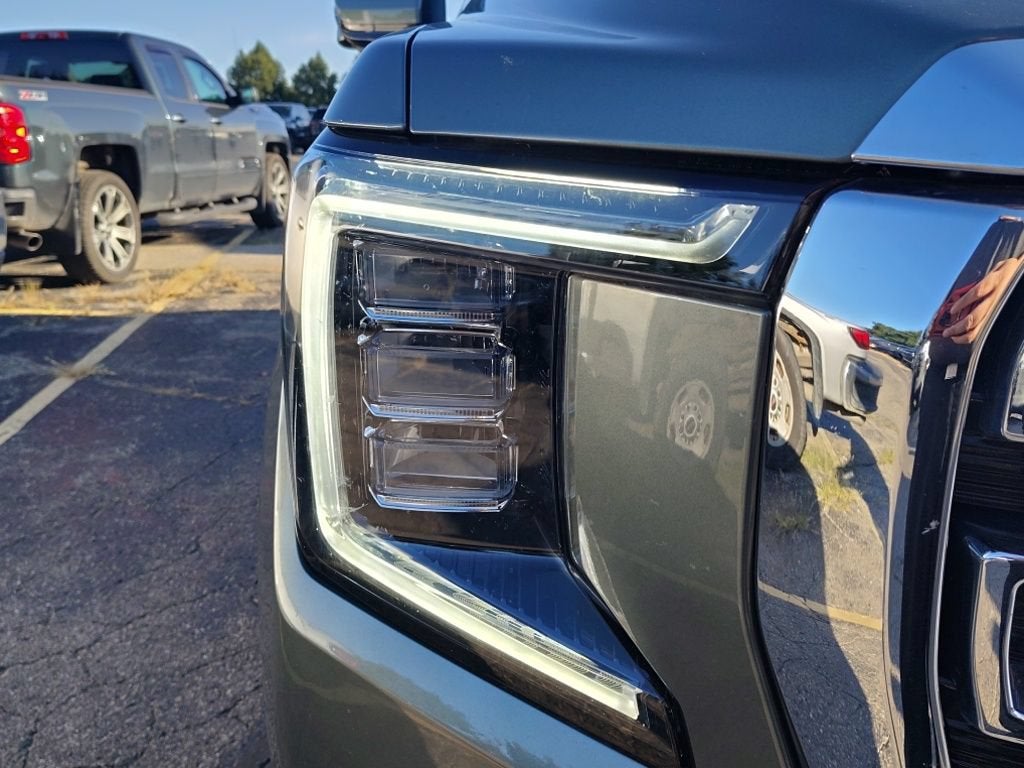 2023 GMC Yukon XL SLT