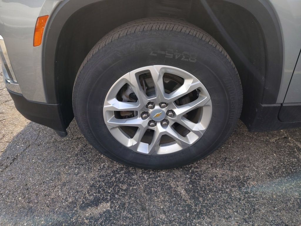 2023 Chevrolet Traverse LS