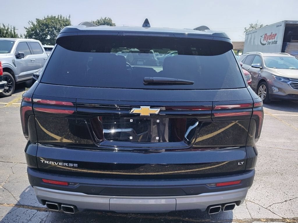 2024 Chevrolet Traverse LT