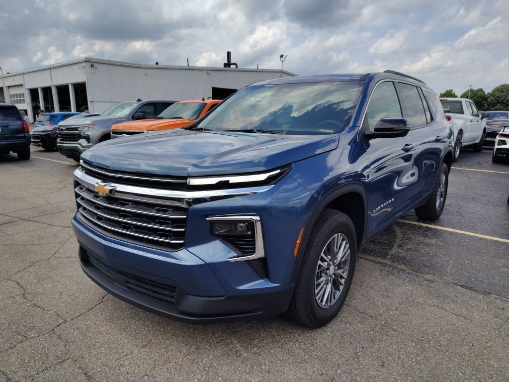 2025 Chevrolet Traverse LT