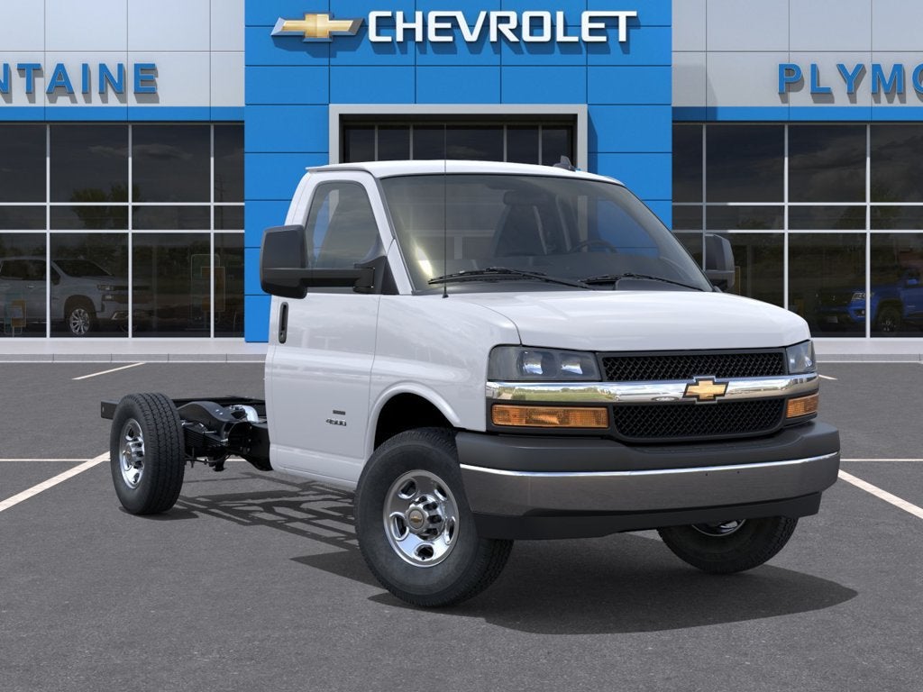 2026 Chevrolet Express Cutaway 3500 1WT