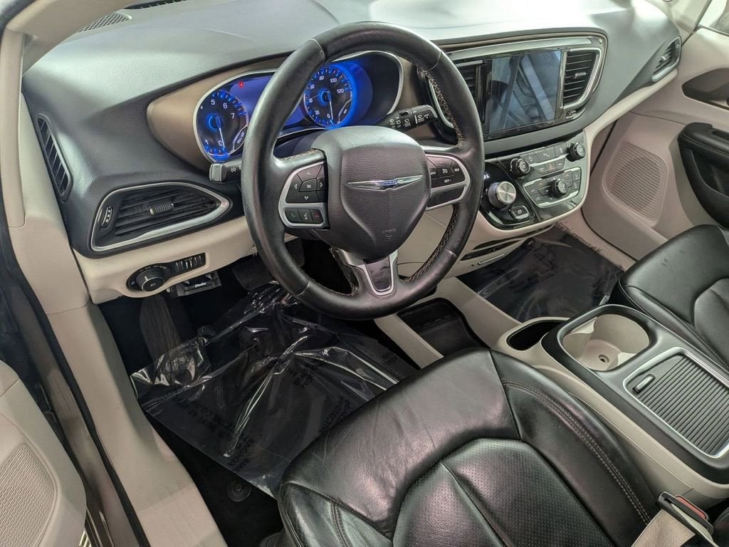 2017 Chrysler Pacifica Touring-L Plus