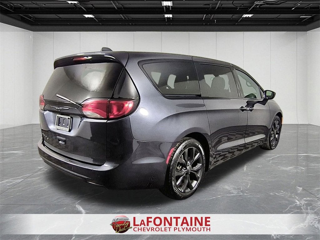 2020 Chrysler Pacifica Touring