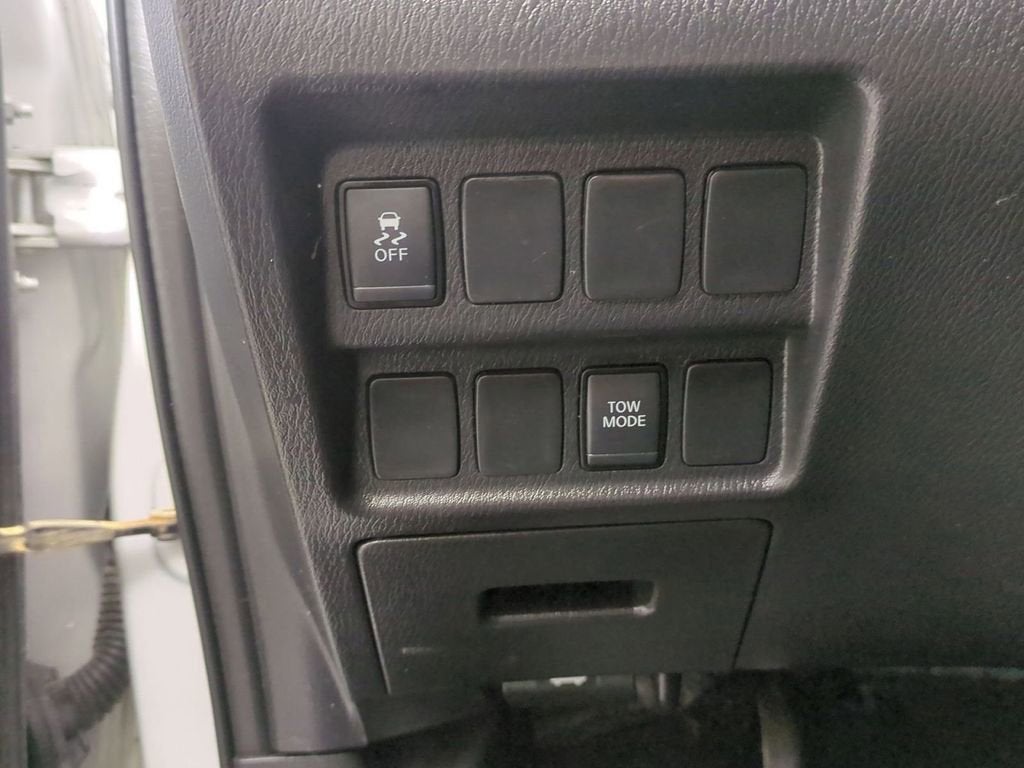 2018 Nissan Pathfinder SV