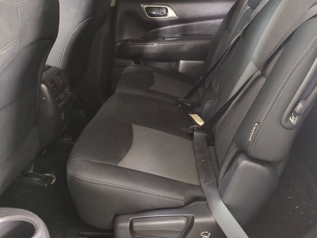 2018 Nissan Pathfinder SV