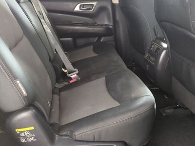 2018 Nissan Pathfinder SV