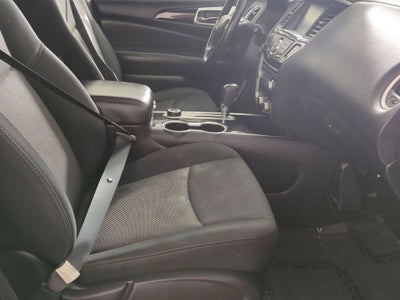 2018 Nissan Pathfinder SV