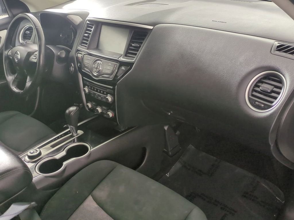 2018 Nissan Pathfinder SV